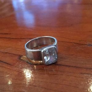 Vtg 925 silver and crystal topaz ring size 6